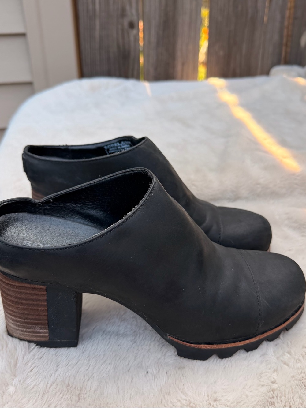 Sorel Black Leather Heeled Clogs with Stacked Wooden-Look Heel Size 7.5